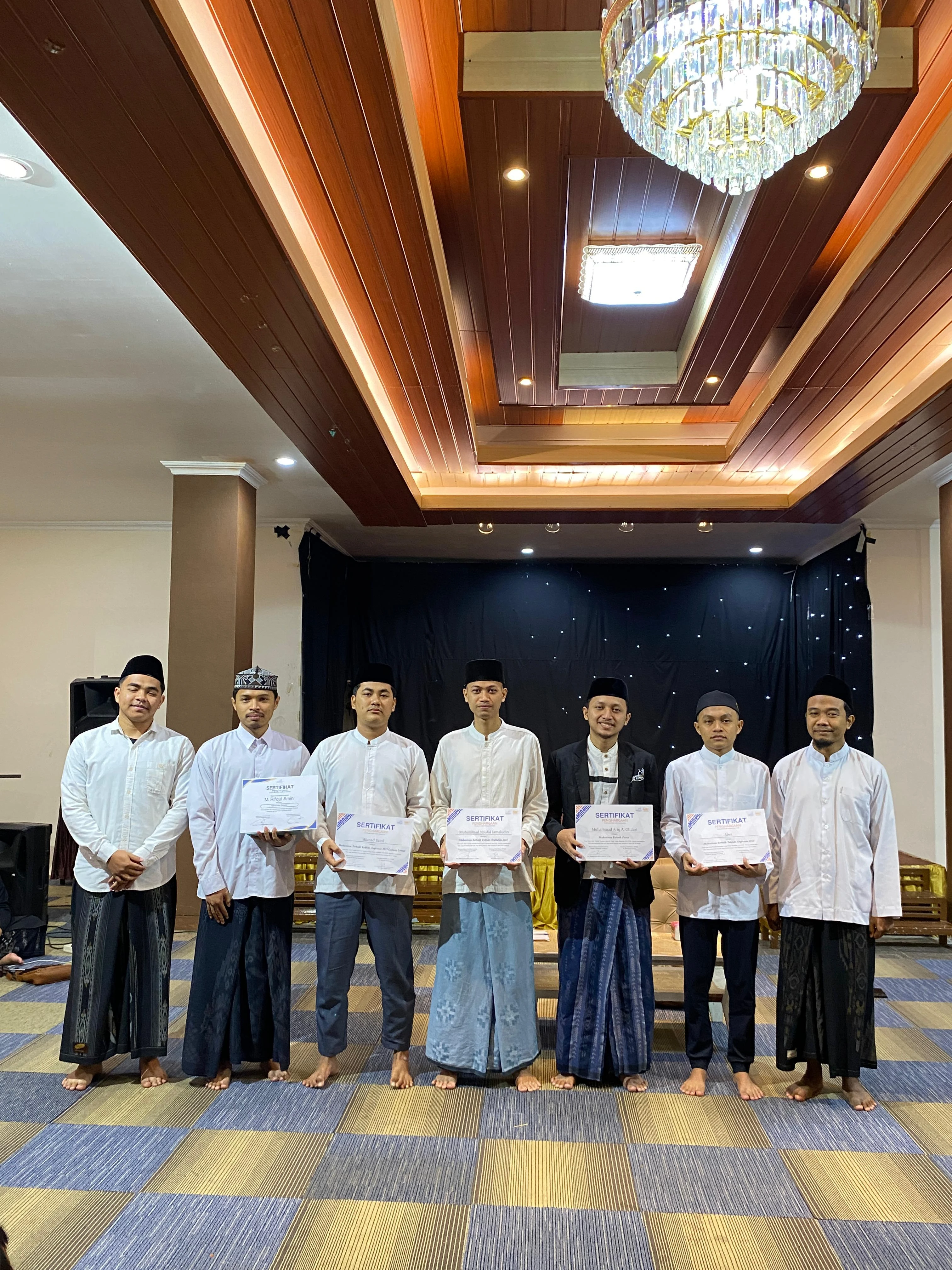 Tutup Semester Genap, STIDKI Beri Penghargaan Mahasiswa Berprestasi dan Lepas Peserta Safari Dakwah